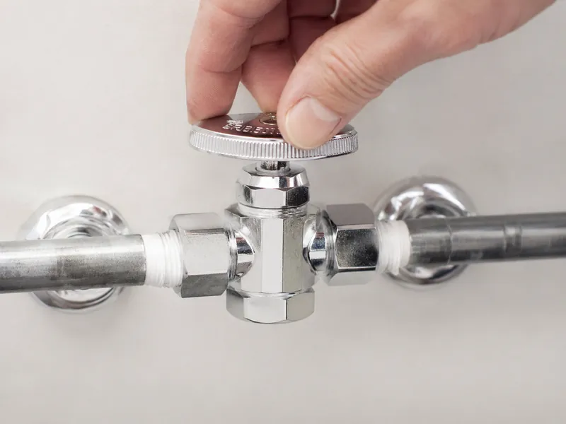 Llave Angular G&g Doble 1/2*3/8*3/8 Liviana — vista 2